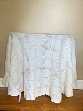 Classic White Plaid Tablecloth - Neutral Home